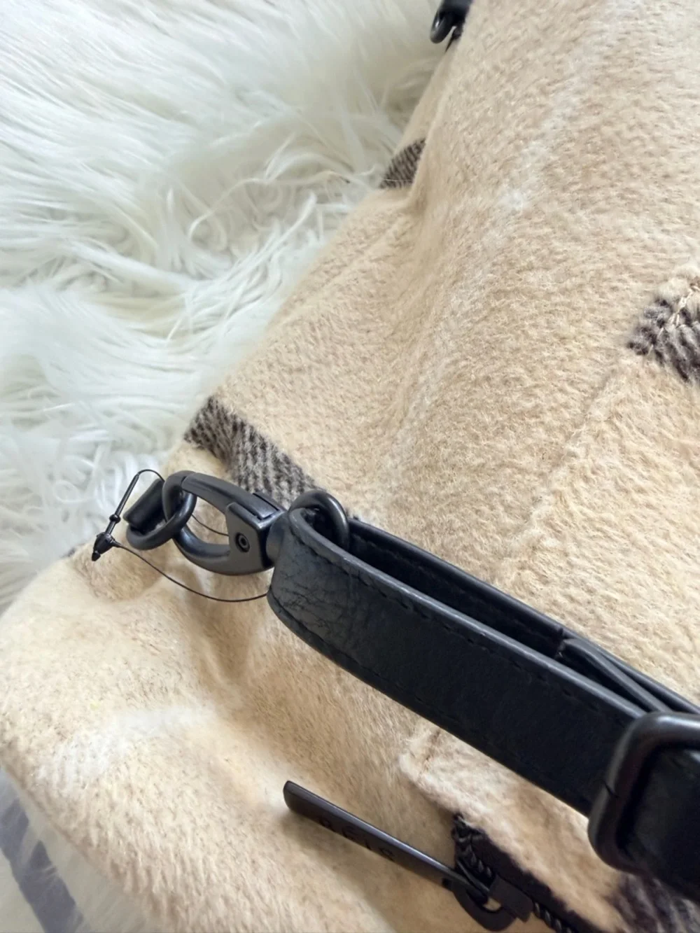 BEIS The Messenger Tote Backpack Cream Plaid Wool Blend Black Trim Preowned